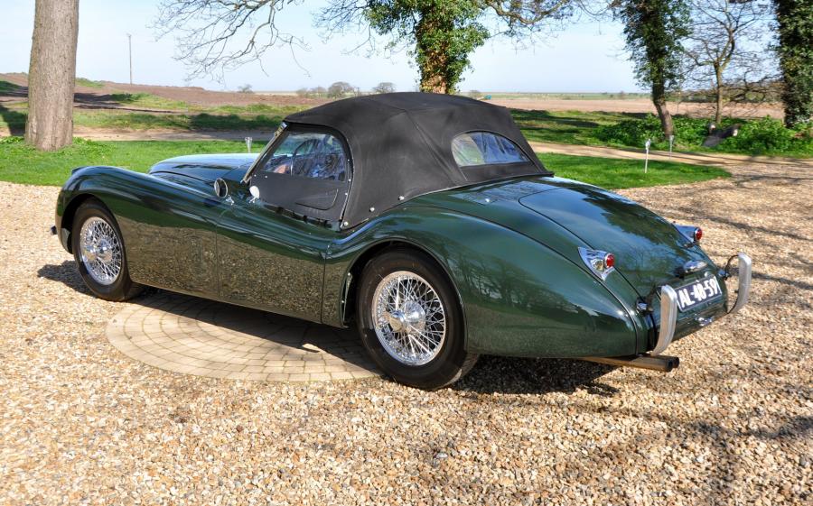  Jaguar XK120 SE Roadster 1953 года  (фото 3 из 27)